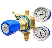 Oxygen pressure regulator